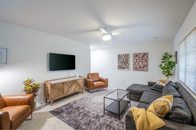 Photo - 725 Wilson Ave
