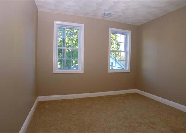 Photo - 15 Dalton Ct