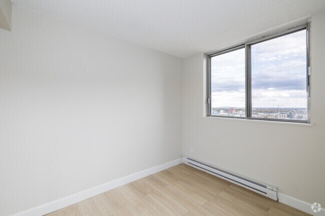 2BR/1BA - 1025 Sherbrooke