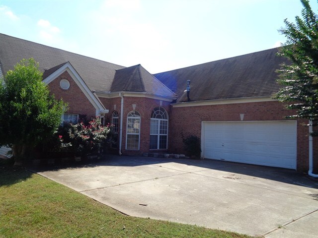 Photo - 190 Cedarhurst Rd