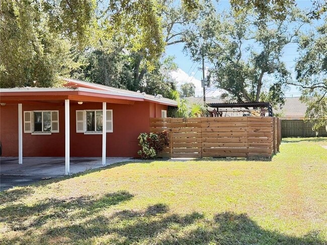 Building Photo - 551 Laura Ln