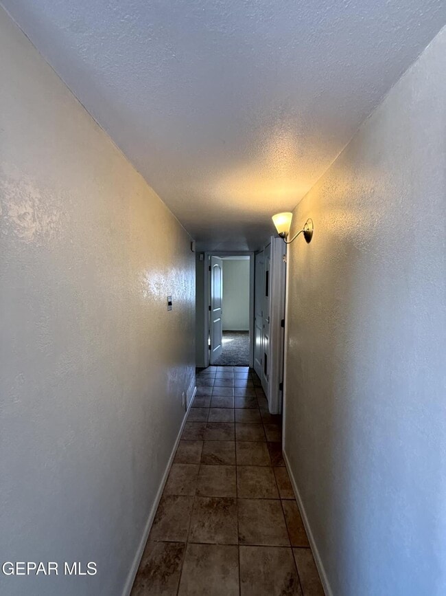 Photo - 2801 Hawick Rd