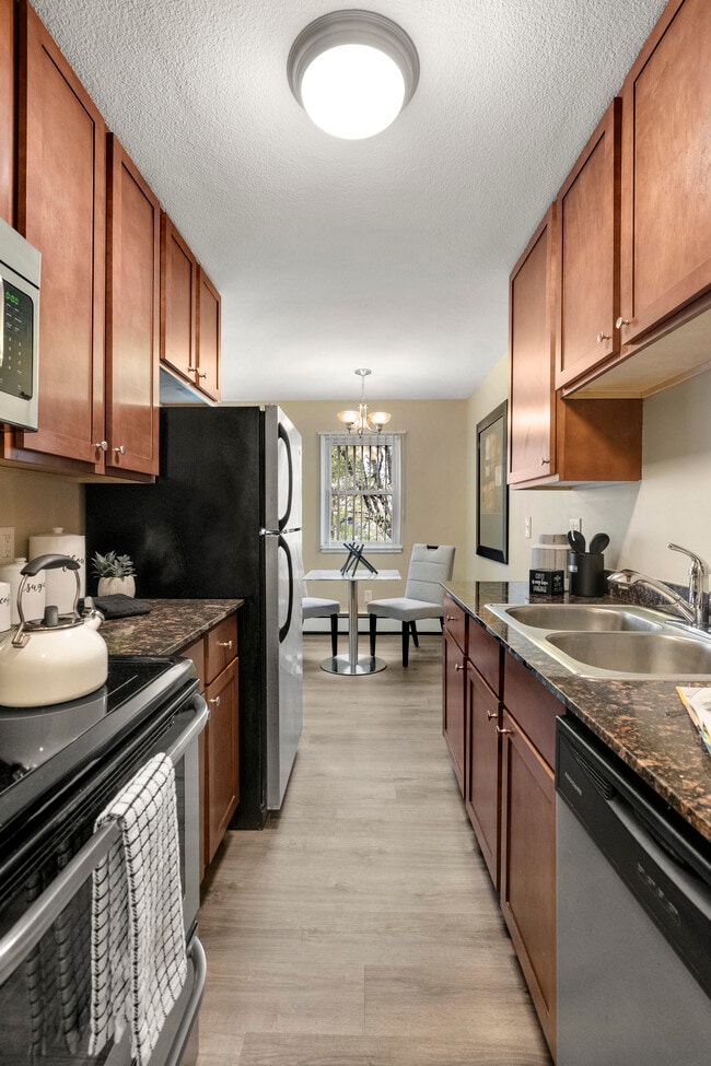 Photo - Colonial Terrace