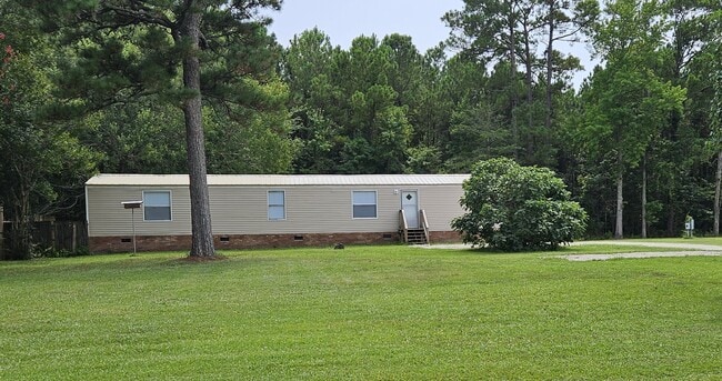 Photo - 610 E Branch Dr