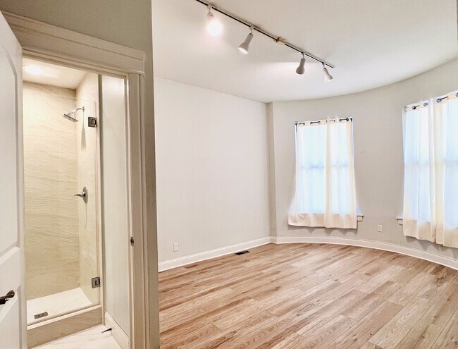 Photo - 3720 S Indiana Ave Unit 3