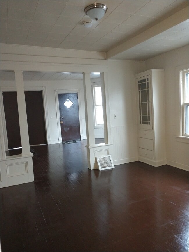 Building Photo - 3223 Riverside Ave Rental