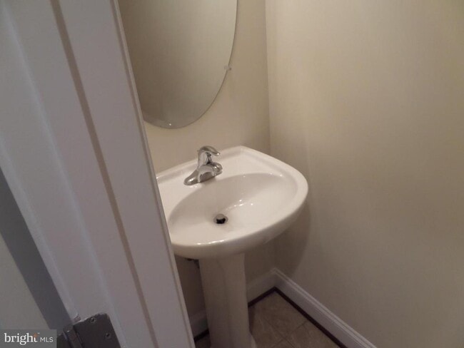 Photo - 15998 Greymill Manor Dr
