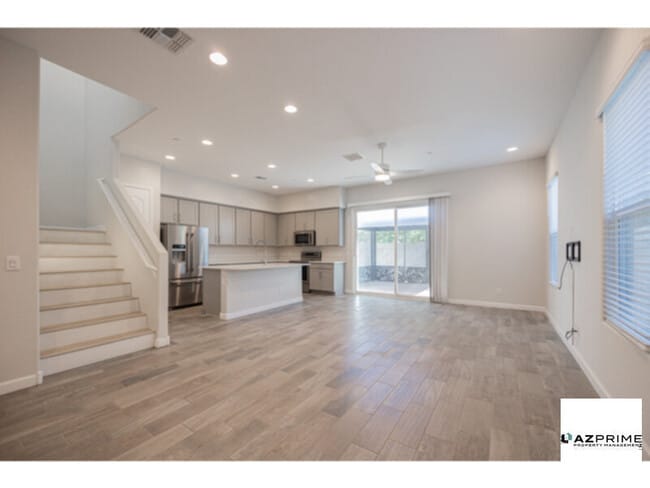 Photo - Stunning 3/2.5 Phoenix Townhouse in Gated ...