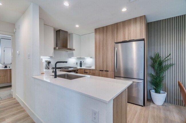 Photo - 1902 Albury Cove