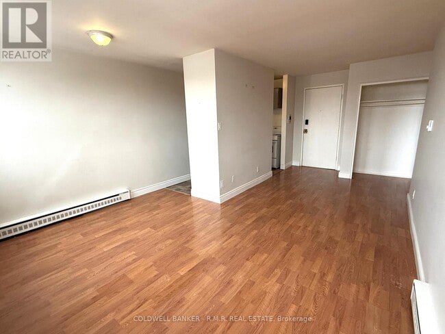 Photo - 357 Wilson Rd S