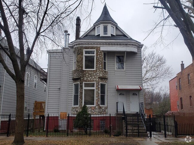 Building Photo - 9028 S Escanaba Ave Rental