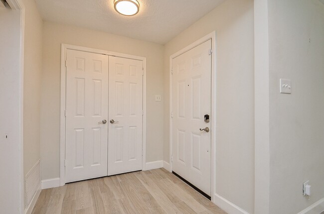 Photo - 414 Lakeview Dr