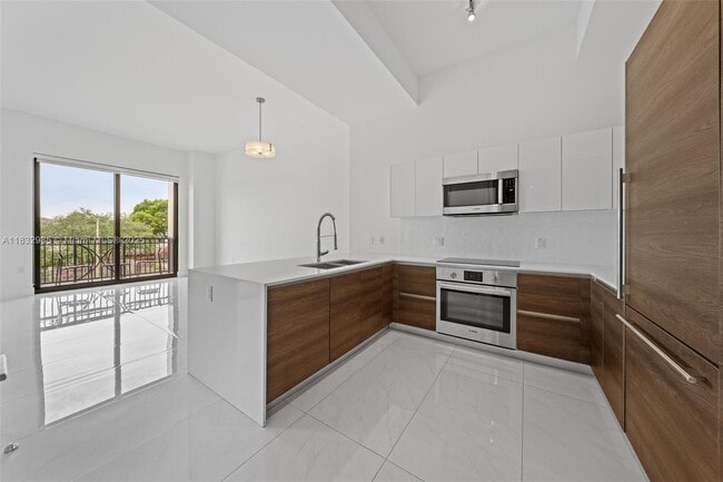 Building Photo - 301 Altara Ave Unit 213 Rental