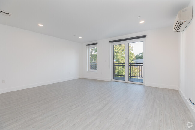 Building Photo - 42 North Beacon St Rental