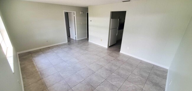 Photo - 2590 Seneca Ave