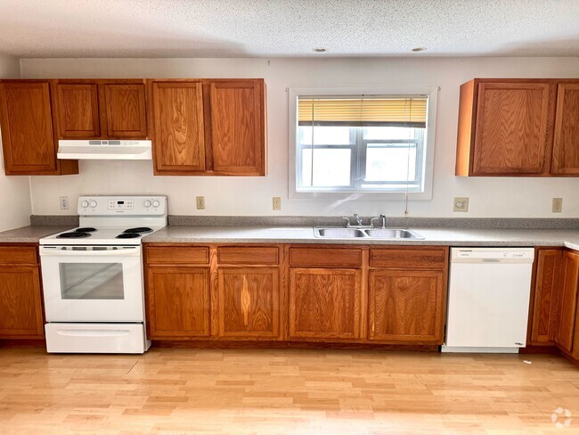 Building Photo - 10 Colby Way Unit A Rental