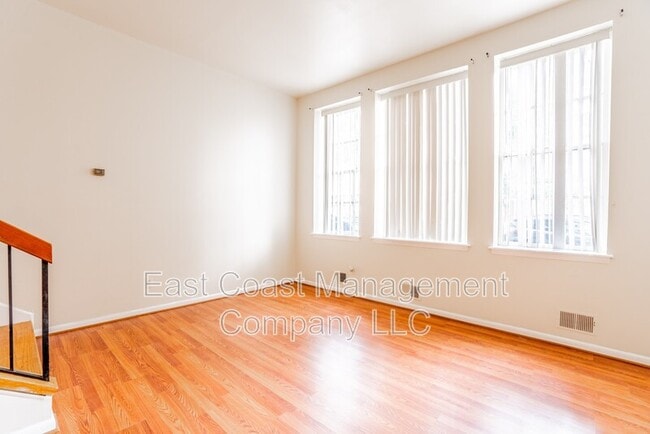 Photo - 1502 E Baltimore St Unit 1