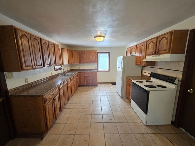 Photo - 616 N State St