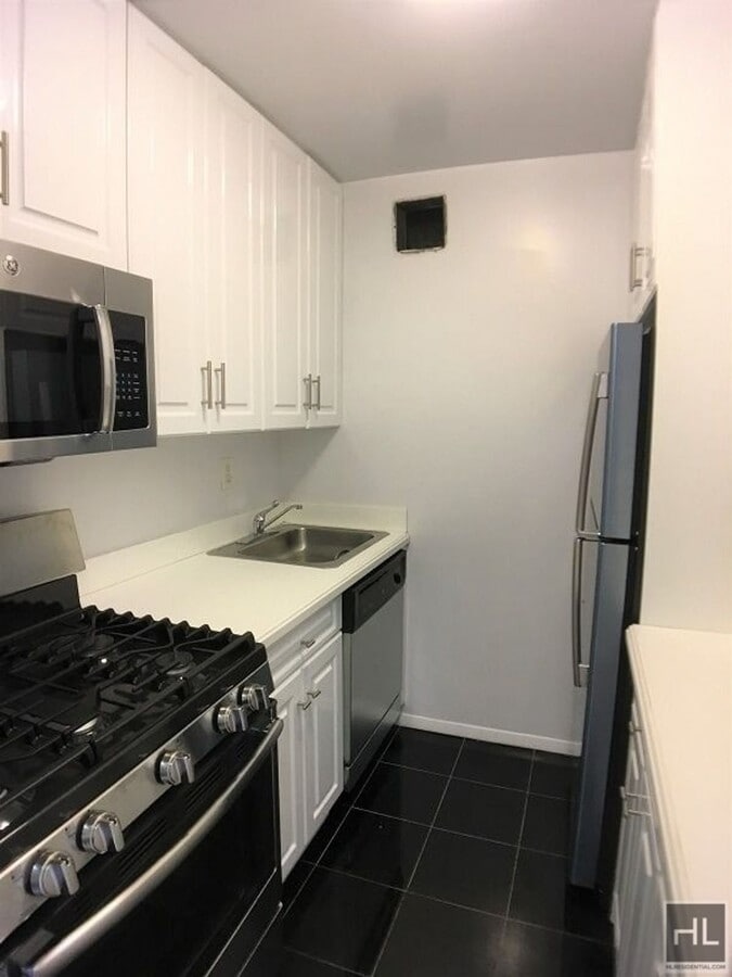 Photo - EAST 12TH STREET Unit 307