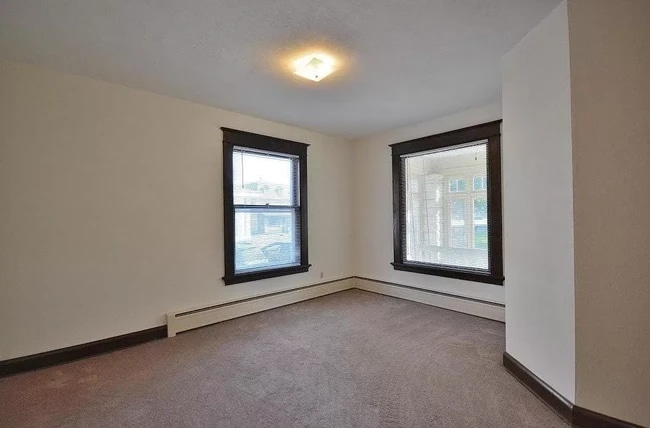 Photo - 616 Maple Ave