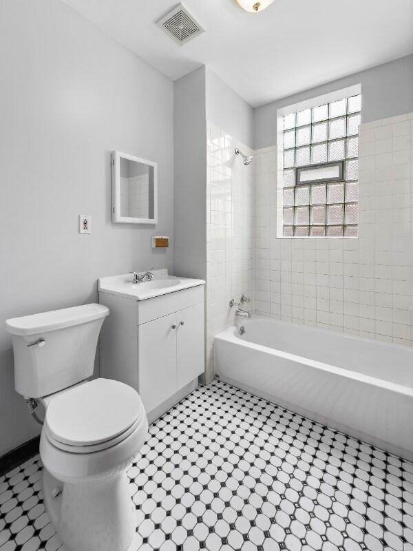 Photo - 879 N Richmond St Unidad 2