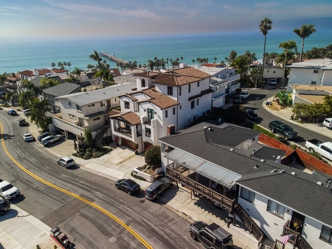 Building Photo - 506 Avenida Victoria Unit C