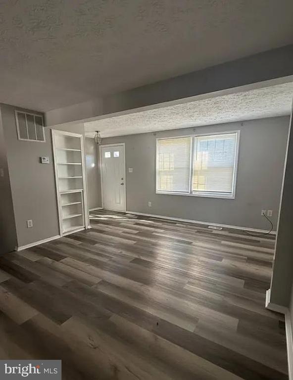 Photo - 7004 Hames Ct