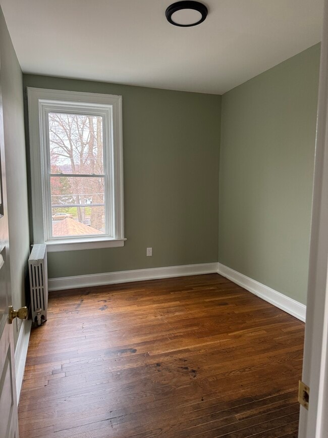 New paint throughout! - 8 Division St Unit 2