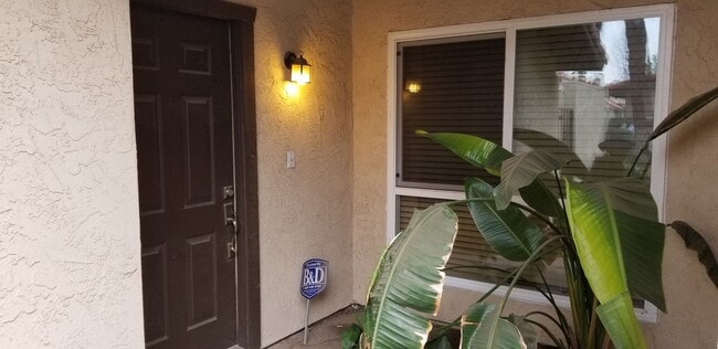 Updated Two Bedroom, 1.5 Bath Condo w/Fire... - Updated Two Bedroom, 1.5 Bath Condo w/Fire...