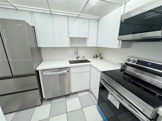 Photo - 2899 Collins Ave Unit 740