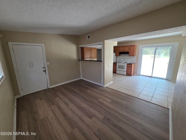 Photo - 2815 Brackridge Blvd E