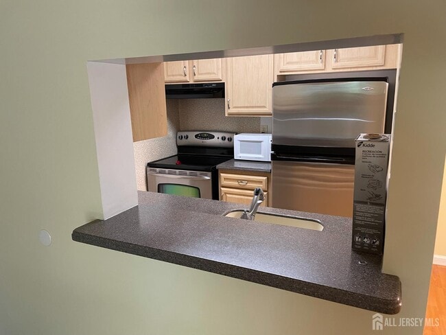 Photo - 911 Ravens Crest Dr