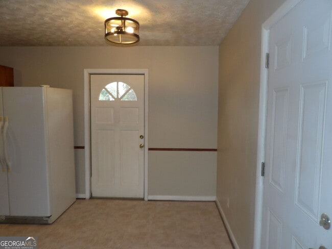 Photo - 5261 Heather Ln