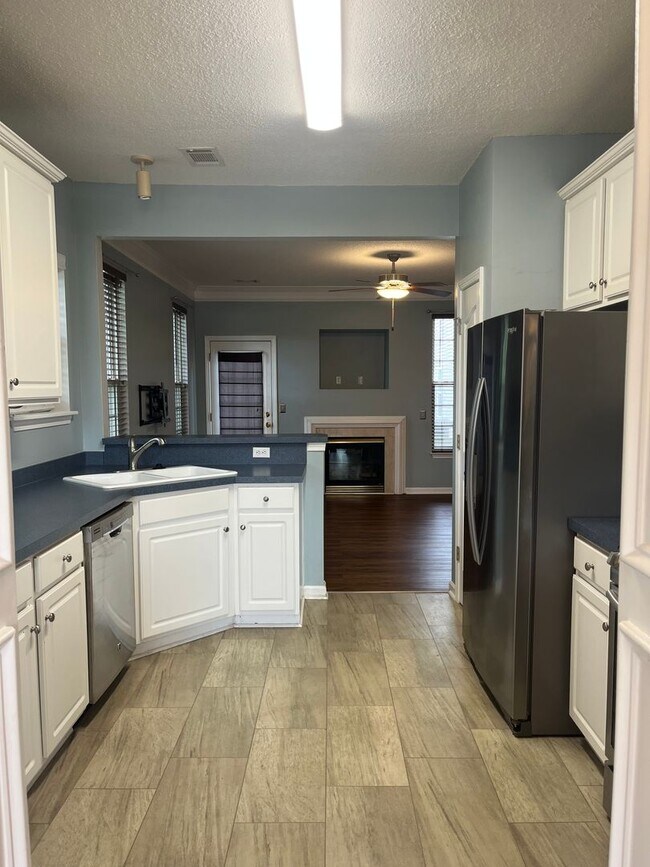 Photo - 127 Cirrus Ct