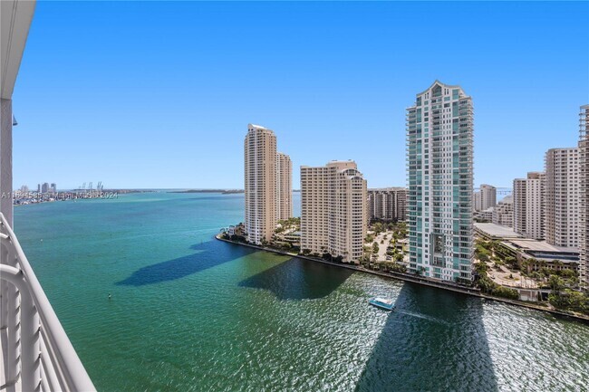 Building Photo - 325 S Biscayne Blvd Unit 2517 Rental