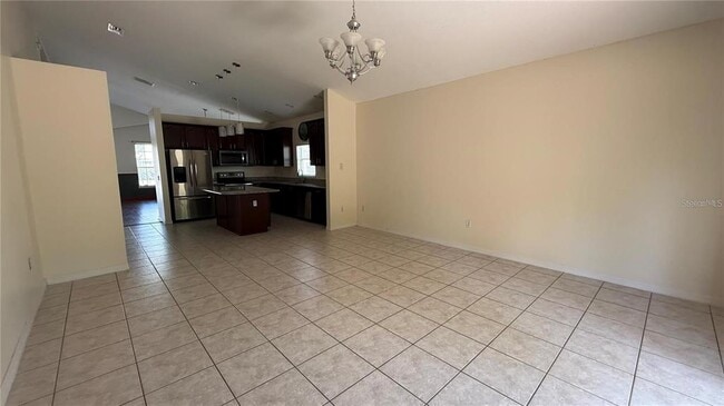 Photo - 979 Hacienda Cir