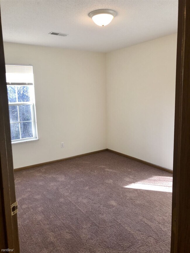 3 br, 1.5 bath Townhome Club Centre Apar... Townhome Rental in