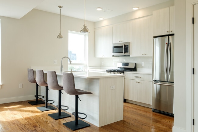 Photo - 1 Everett St Unit 504