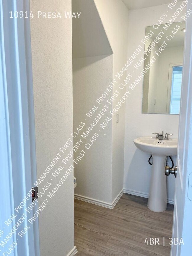 Photo - 10914 Presa Wy