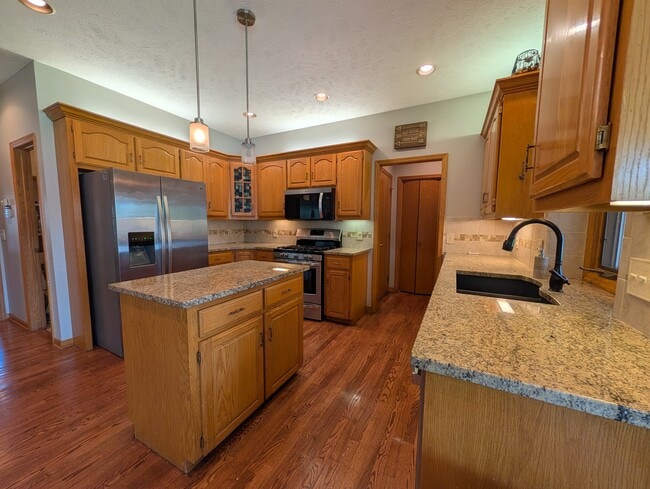 Photo - 5612 N 139th Ave