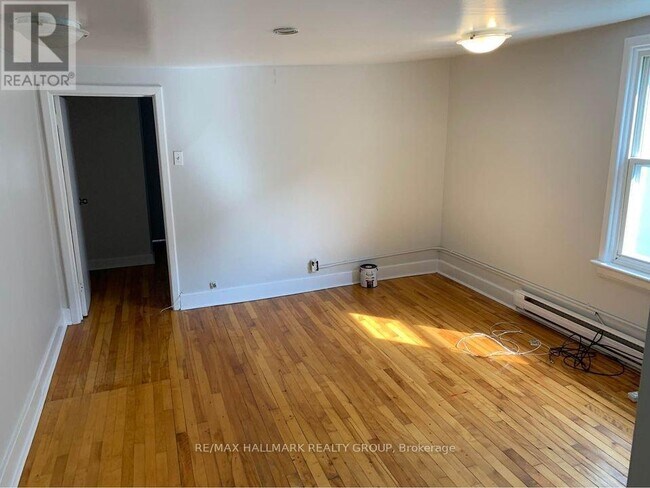 Photo - 64 Cobourg St