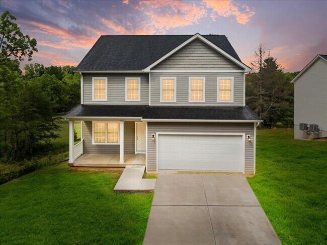 Photo - 5 BED 2.5 BATH HOME LOCATED IN BLACKSBURG