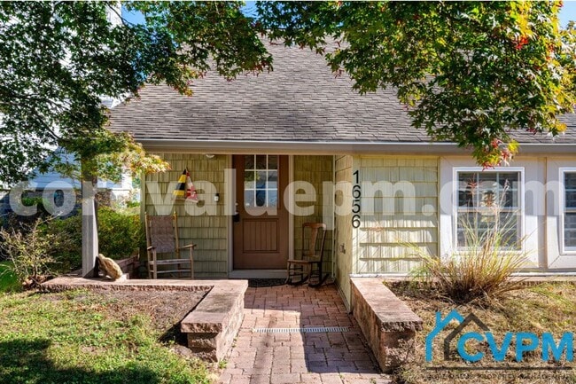 Photo - 1656 Cornfield Rd