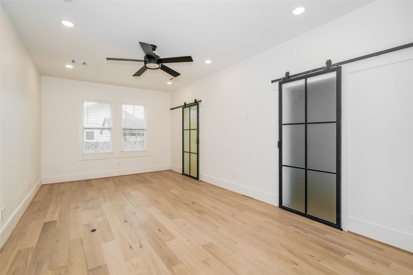 Photo - 231 Grace St