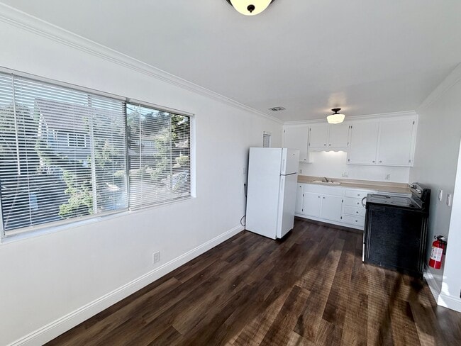 110 Hilborn St