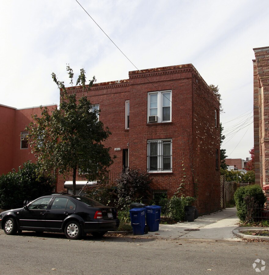 Photo - 1802 10th St NW