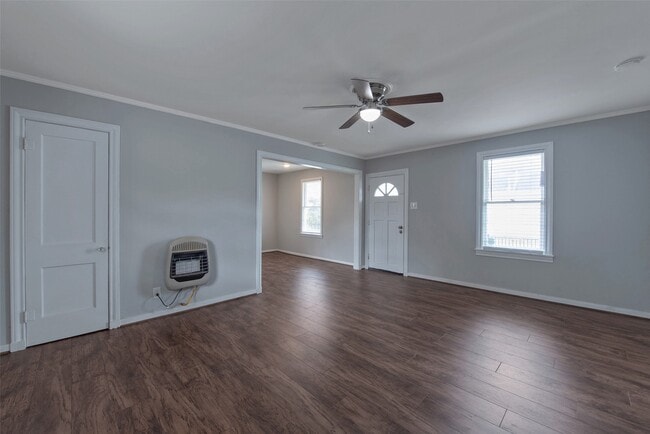 Photo - 128 E 23rd St