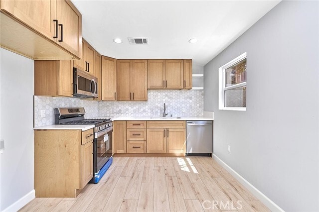 710 N El Molino Ave