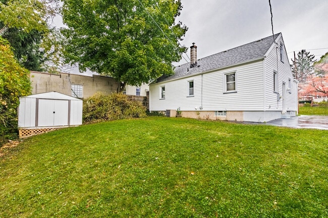 Photo - 531 Spencer Rd