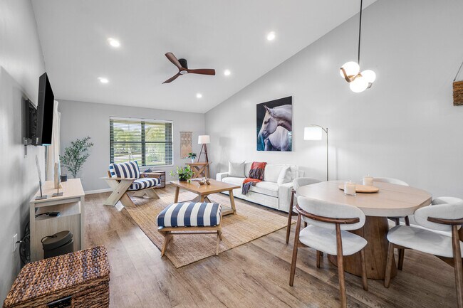 Building Photo - 12950 Dartford Trail Unit 16 Rental
